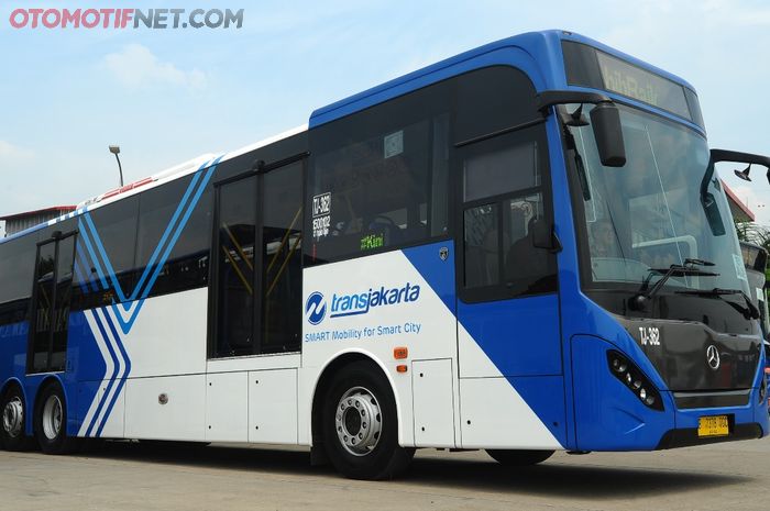 Cihui ke OTOBURSA Tumplek Blek bisa diakses naik busway TransJakarta