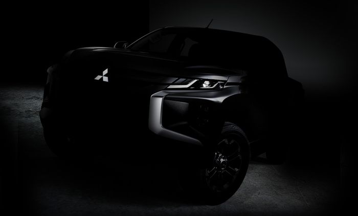 Foto teaser Mitsubishi Triton baru