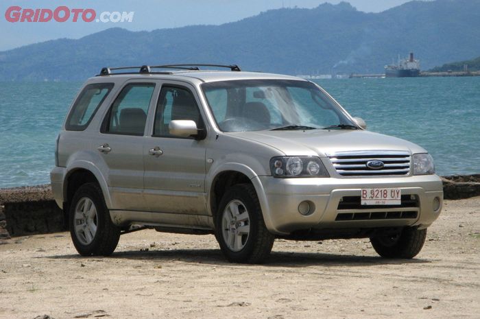 Ford Escape generasi kedua