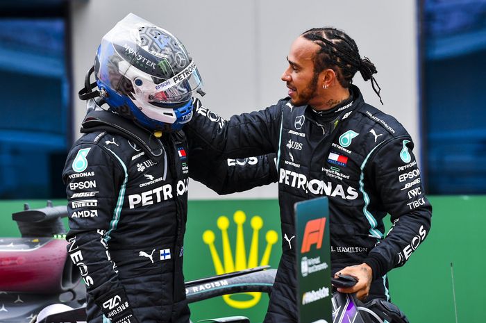 Valtteri Bottas dan Lewis Hamilton terus bersama di F1 2021. Belum tahu apakah keduanya tetap di tim Mercedes pada tahun 2022