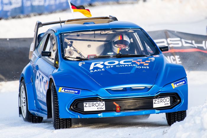 Juara dunia F1 empat kali Sebastian Vettel dalam salah satu aksinya di event Race of Champions 2023