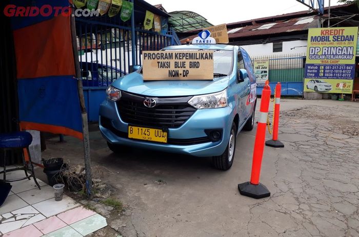 Rear View Monitoring Toyota Alphard 2018