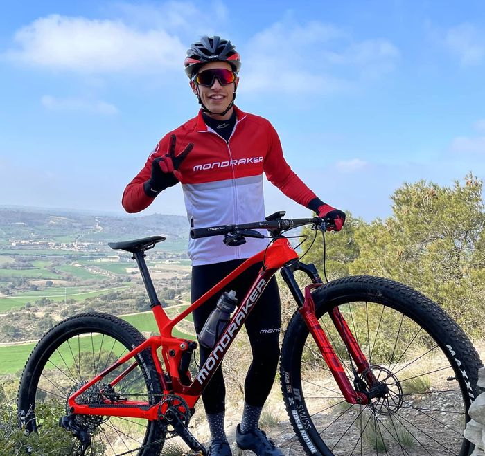 Marc Marquez mengunggah fotonya saat latihan sepeda gunung