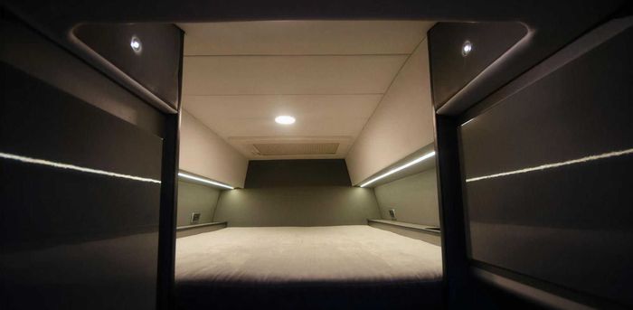 Ruang tidur utama di kabin Mercedes-Benz Sprinter