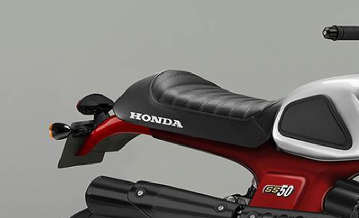 Ujung joknya dibikin gembung biar mirip hornet cafe racer