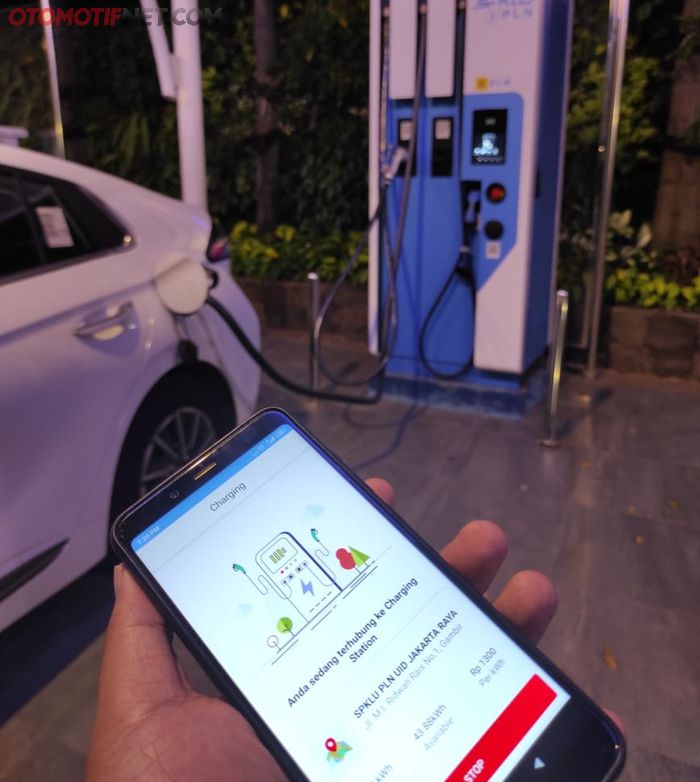 Pengisian baterai bisa dipantau melalui aplikasi Charge.IN