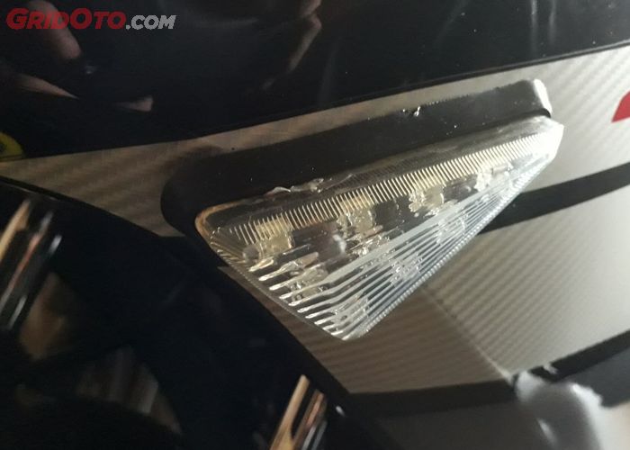 Kenali 4 Penyebab Lampu Sein Motor Mati Gridoto Com