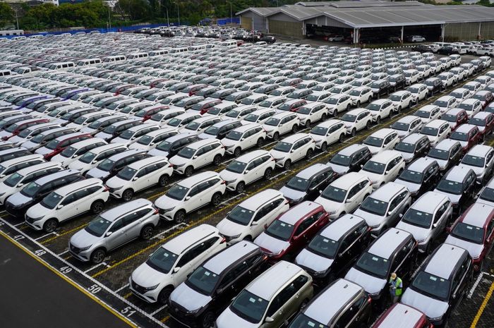 Ilustrasi stok penjualan mobil Daihatsu