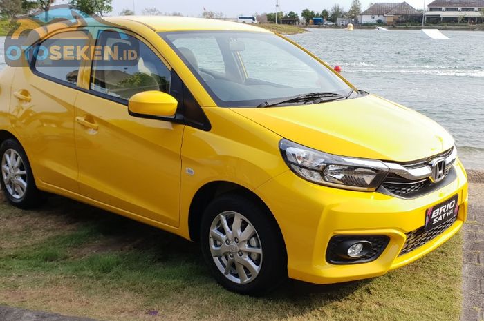 Honda brio satya e hotsell cvt bekas
