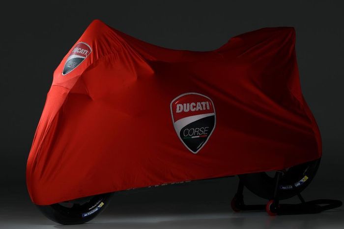 Desmosedici GP masih diberi selubung menunggu saatnya introduksi Ducati Team hari ini, Senin (15/1/2018)