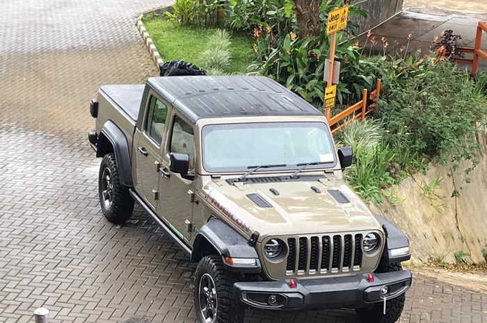 Jeep Gladiator JT meluncur resmi di Indonesia