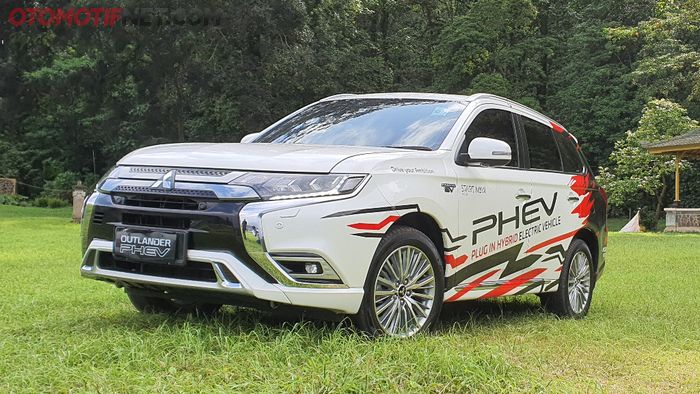 Mitsubishi OUTLANDER PHEV