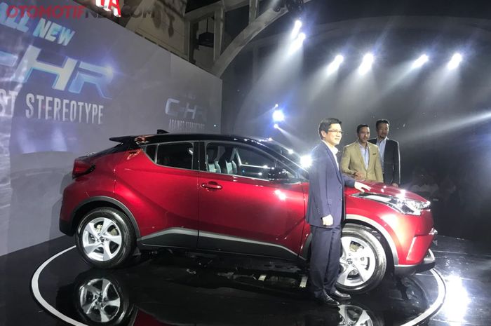 Toyota C-HR versi Hybrid Belum masuk Indonesia
