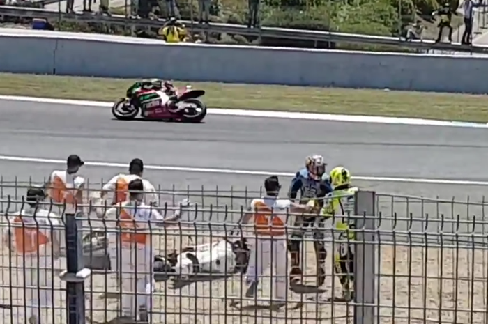 Jack Miller terlibat perdebatan dengan Alvaro Bautista setelah keduanya tersungkur di MotoGP Spanyol