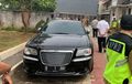 Chrysler 300C Nunggak Pajak Rp 190 Juta Kena Razia, Petugas Dikasih Janji Begini