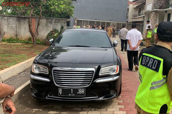 Chrysler 300C Nunggak Pajak Rp 190 Juta, Kena Sidak BPRD, Pemilik Mobil Mewah Janji Bayar