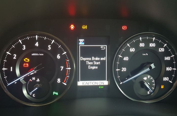 Tampilan instrumen cluster Toyota Alphard 2018 lebih segar 