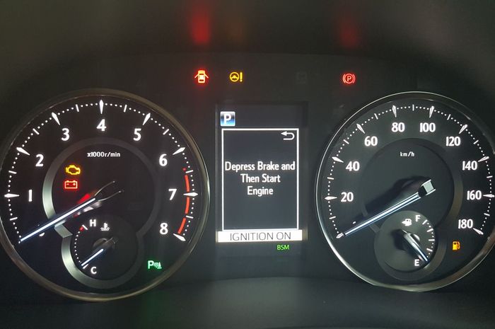 Tampilan instrumen cluster Toyota Alphard 2018 lebih segar