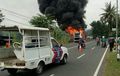 Tragis! Tabrakan Bus Dan Motor, Busnya Hangus Terbakar