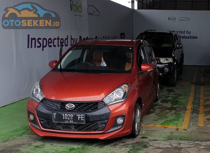 Inspeksi mobil bekas di Balai Lelang Ibid