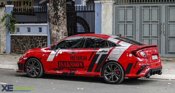 Modifikasi Honda Civic turbo yang datang dari Vietnam