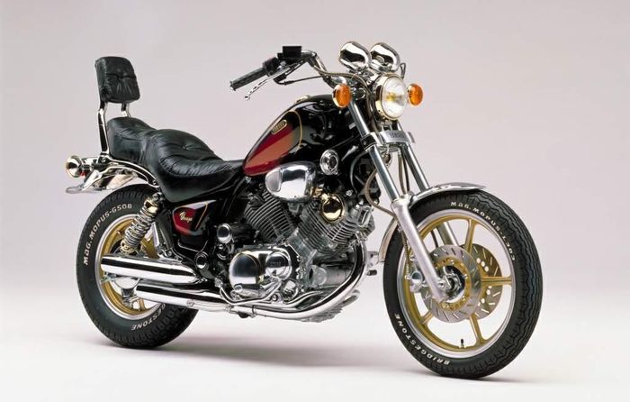 Bentuk standar pabrikan Yamaha Virago XV1100