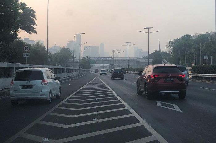 aktivitas operasional jalan Tol Dalam Kota