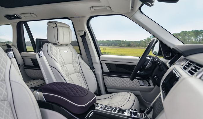 Tampilan kabin baru Range Rover Autobiography garapan Overfinch