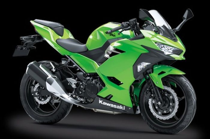 Kawasaki Ninja 250 cc tipe ini termasuk punya harga termurah dari semua jajaran Kawasaki Ninja.