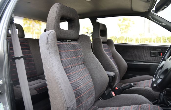 Tampilan jok Honda Civic Nouva yang diubah jadi versi EF