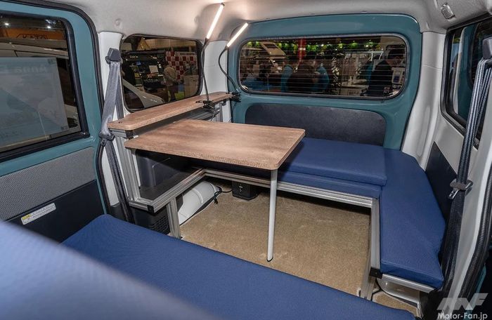 Tampilan kabin simpel modifikasi motorhome Daihatsu Gran Max 