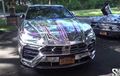Lamborghini Urus Paling Silau, Dibungkus Sticker Full Hologram Simak Videonya!