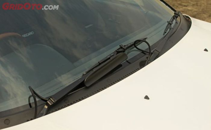 Wiper ala Peugeot 405 STi, hasil putar otak