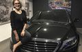 Nikita Mirzani dan Mercedes-Benz S-Class, Mobil dan Orangnya Sama-sama Seksi, Lihat 'Dalamannya'
