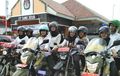 Satpol PP Cantik Naik Naik Kawasaki KLX, "Tertibkan Saya Mbak..."