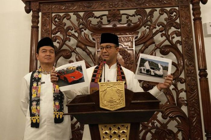 Gubernur Anies Baswedan berikan pengumuman mengenai tunggakan pajak mobil mewah warga Jakarta
