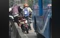Pemotor Kompak Lompati Separator Busway, Peserta Terakhir Malah Ditinggal...Terus Aku Kudu Piye?