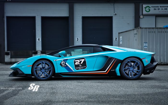 Lamborghini Aventador pakai kelir biru dan pelek khusus