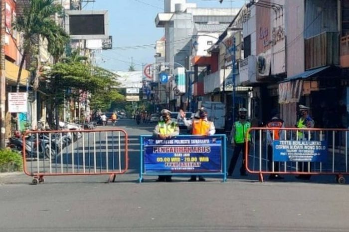 Ilustrasi penutupan jalan d Kota Surakarta.