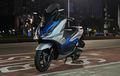  Cuma Pasang Part Ini Bisa Sulap Tampilan Honda PCX Jadi Forza 250