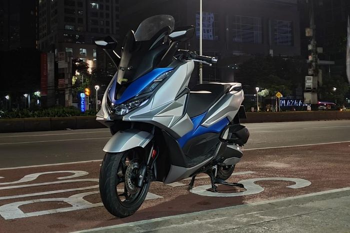 Ubah tampilan Honda PCX 160 jadi Forza 250 