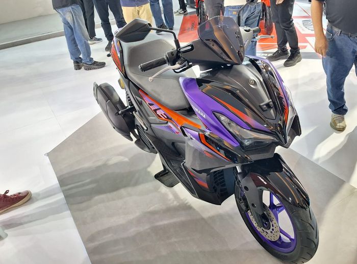 Yamaha Aerox Alpha Cybercity ABS mendapatkan warna baru yaitu Purple 