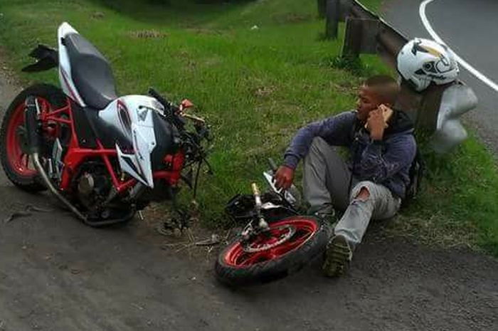 Kecelakaan biker dengan Honda CB 150