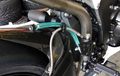 Bukan Slang Biasa, Nih Cara Pasang Fluid Tube di Rem Belakang Motor