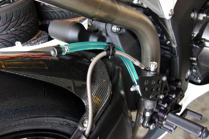 Ilustrasi fluid tube HRC terpasang di motor