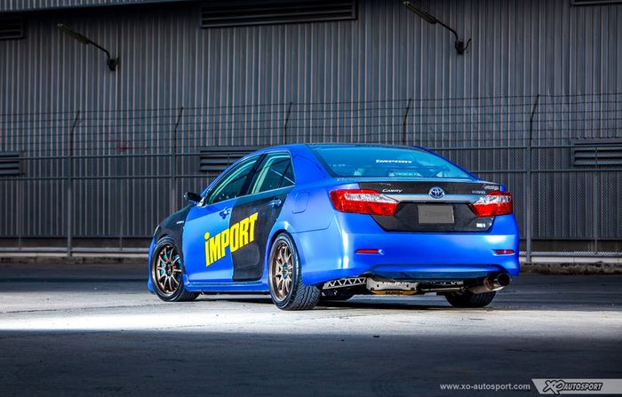 Tampilan belakang juga diubah tampil racing