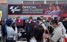 Sempat Enggak Percaya, Valentino Rossi dan Marc Marquez Akhirnya Berdamai di Bandara Lombok
