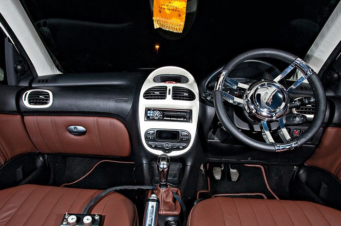 Kabin Peugeot 206 Dengan Pintu Suicide Door Juga Keren Bro Gridoto Com Plafon interior peugeot 206