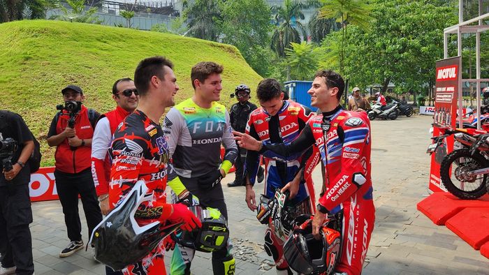Keempat pembalap mengaku suka Indonesia karena masyarakatnya yang ramah dan sangat suka dengan motor