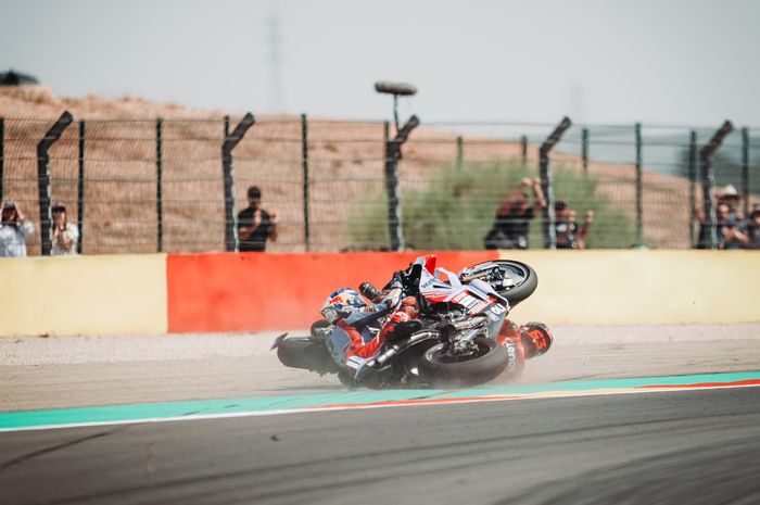 Siapa salah soal insiden Pecco Bagnaia dan Alex Marquez di MotoGP Aragon 2024?
